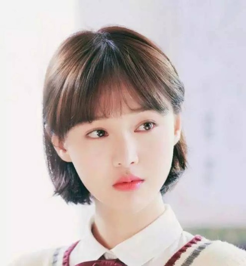 9郑爽短发照.jpg