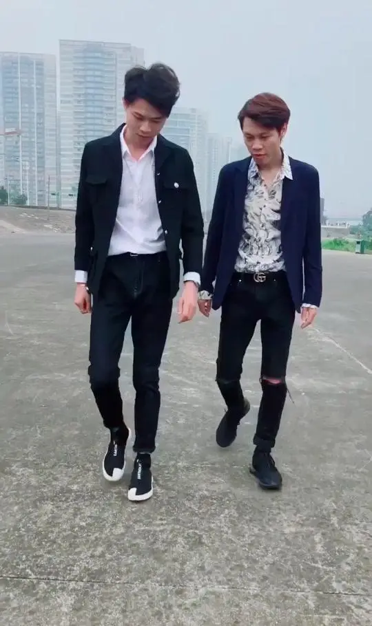 许华升网红八卦-_广西网红许华升婷婷分手_许华升网红女友婷婷官宣分手